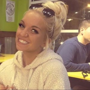 Meet your Posher, Isabelle!